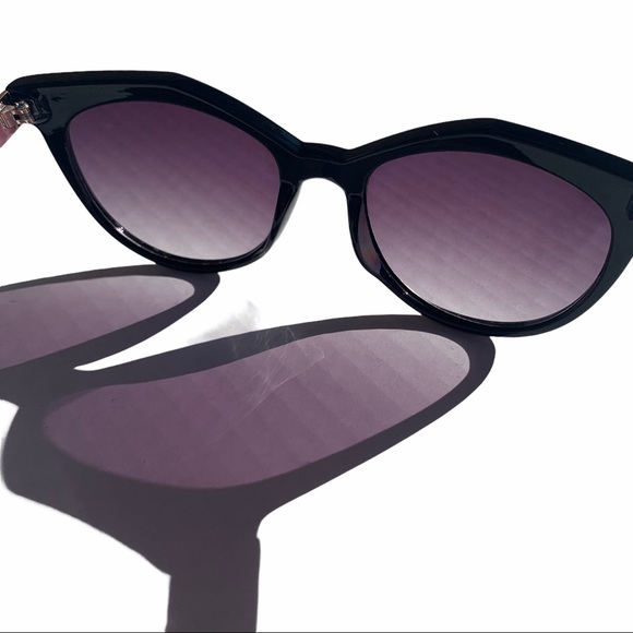 Max Edition ME61617 Black Sunglasses - Picture 2 of 7